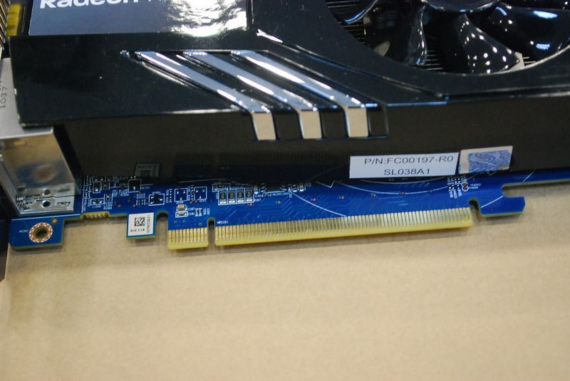 显卡 蓝宝石 蓝宝石hd6850 1g ddr5 图片 机身细节 蓝宝石hd6850 1g