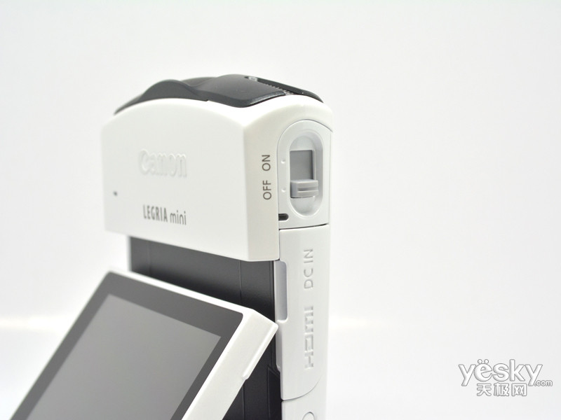����LEGRIA mini