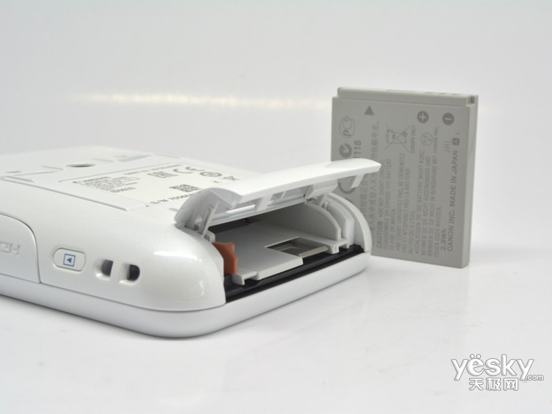 ����LEGRIA mini