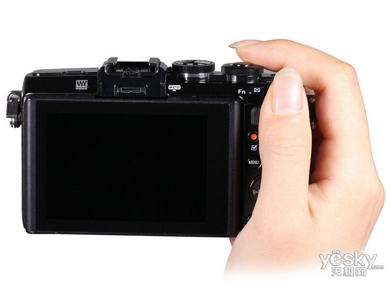 ���ְ�˹E-PL7�׻�(14-42mm II R��40-150mm)