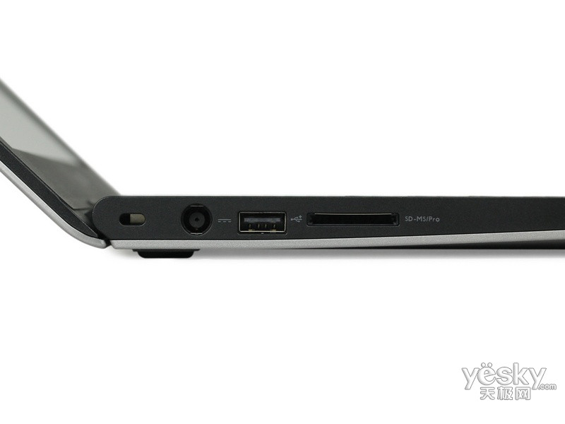 ����Inspiron ��Խ 15 5000ϵ�г��ʰ� �ǹ���(INS15UD-2528S)