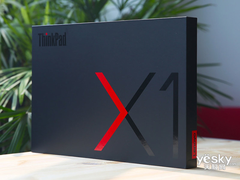 ThinkPad X1 Carbon 2019 LTE(20QDA00NCD)