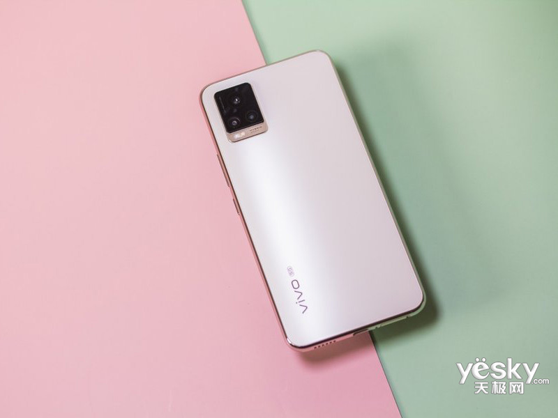 手機 vivo vivo s7(8gb/256gb/5g版) 圖片 綜述 參數 競品 問答 評測